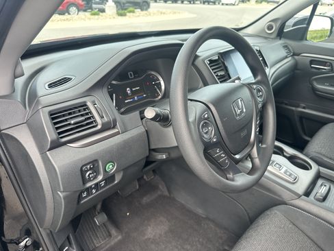 Certified 2023 Honda Ridgeline Sport image 13