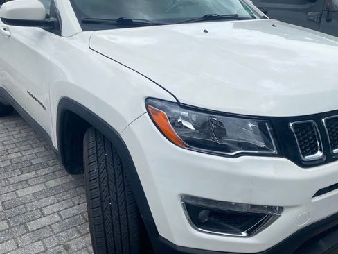 Used 2018 Jeep Compass Latitude w/ Popular Equipment Group FWD image 15