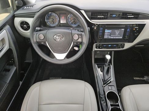 Used 2017 Toyota Corolla LE FWD image 10