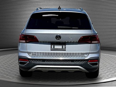 Used 2023 Volkswagen Taos SE w/ Panoramic Sunroof Package AWD/4WD image 5