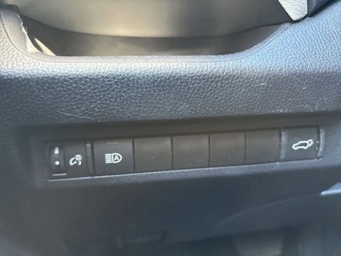 Used 2023 Toyota RAV4 XLE Premium image 19