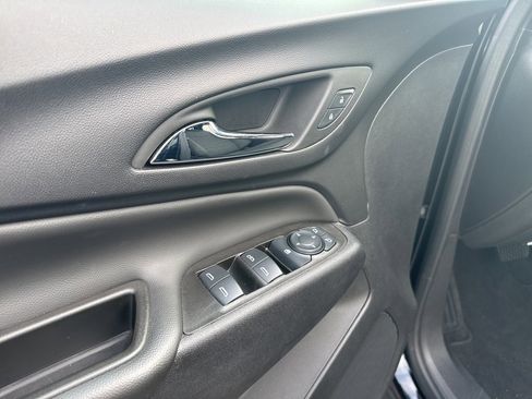 Used 2024 Chevrolet Equinox LT image 9