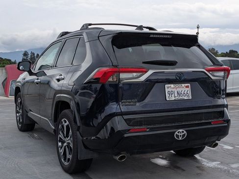 Used 2024 Toyota RAV4 XSE w/ Weather Package image 7