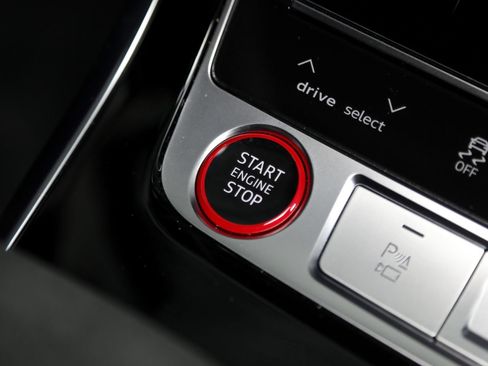 Used 2026 Audi RS Q8 performance AWD/4WD image 36