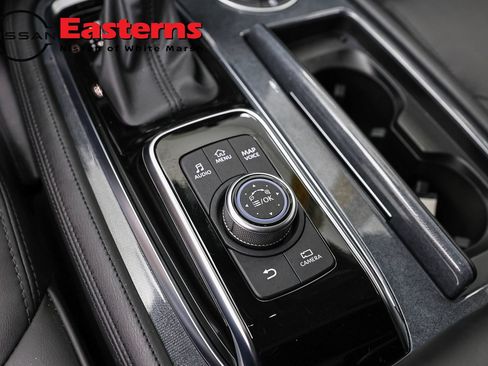 Used 2023 Nissan Armada SV AWD/4WD image 21