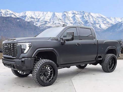 Used 2026 GMC Sierra 3500 Denali Ultimate image 2