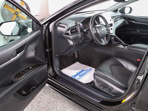 Used 2024 Toyota Camry XSE FWD image 3