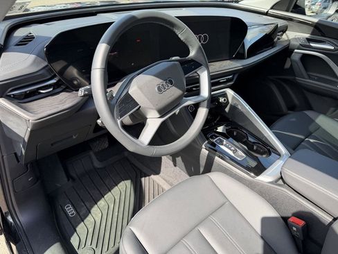 Used 2025 Audi Q5 Premium w/ Convenience Package AWD/4WD image 13
