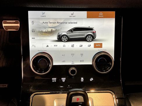 Used 2023 Land Rover Range Rover Evoque R-Dynamic S AWD/4WD image 16