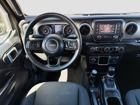 Used 2020 Jeep Gladiator Sport AWD/4WD image 17