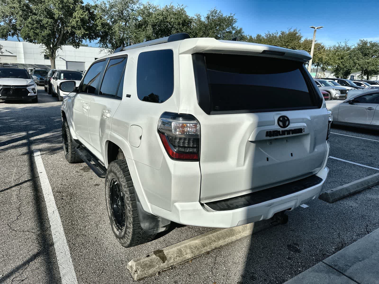 Used 2021 Toyota 4Runner SR5 Premium w/ Moonroof Package AWD/4WD image 6