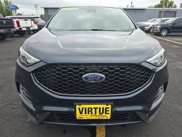 Used 2024 Ford Edge ST-Line w/ Class II Trailer Tow Package AWD/4WD image 2
