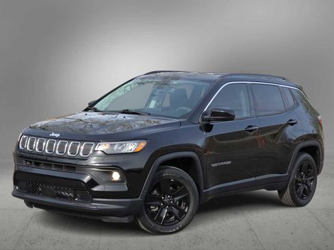 Used 2022 Jeep Compass Latitude image 1