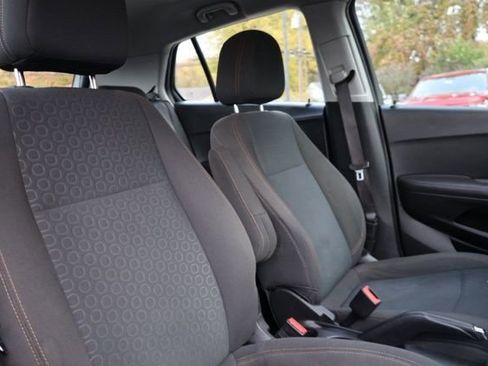 Used 2018 Chevrolet Trax LS image 31