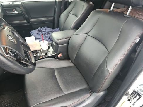 Used 2021 Toyota 4Runner Venture w/ Moonroof Package image 8