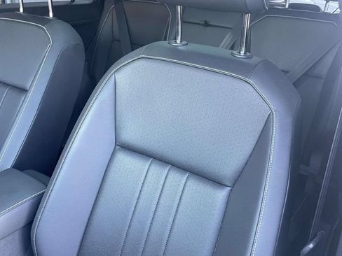 Certified 2024 Volkswagen Tiguan SE R-Line FWD image 25