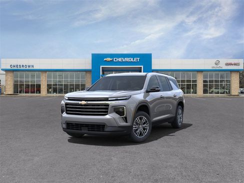 New 2025 Chevrolet Traverse LT w/ Driver Confidence Package image 8
