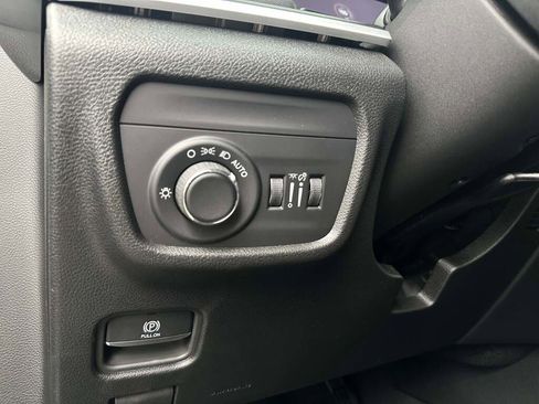 New 2025 Jeep Grand Cherokee L Laredo image 28