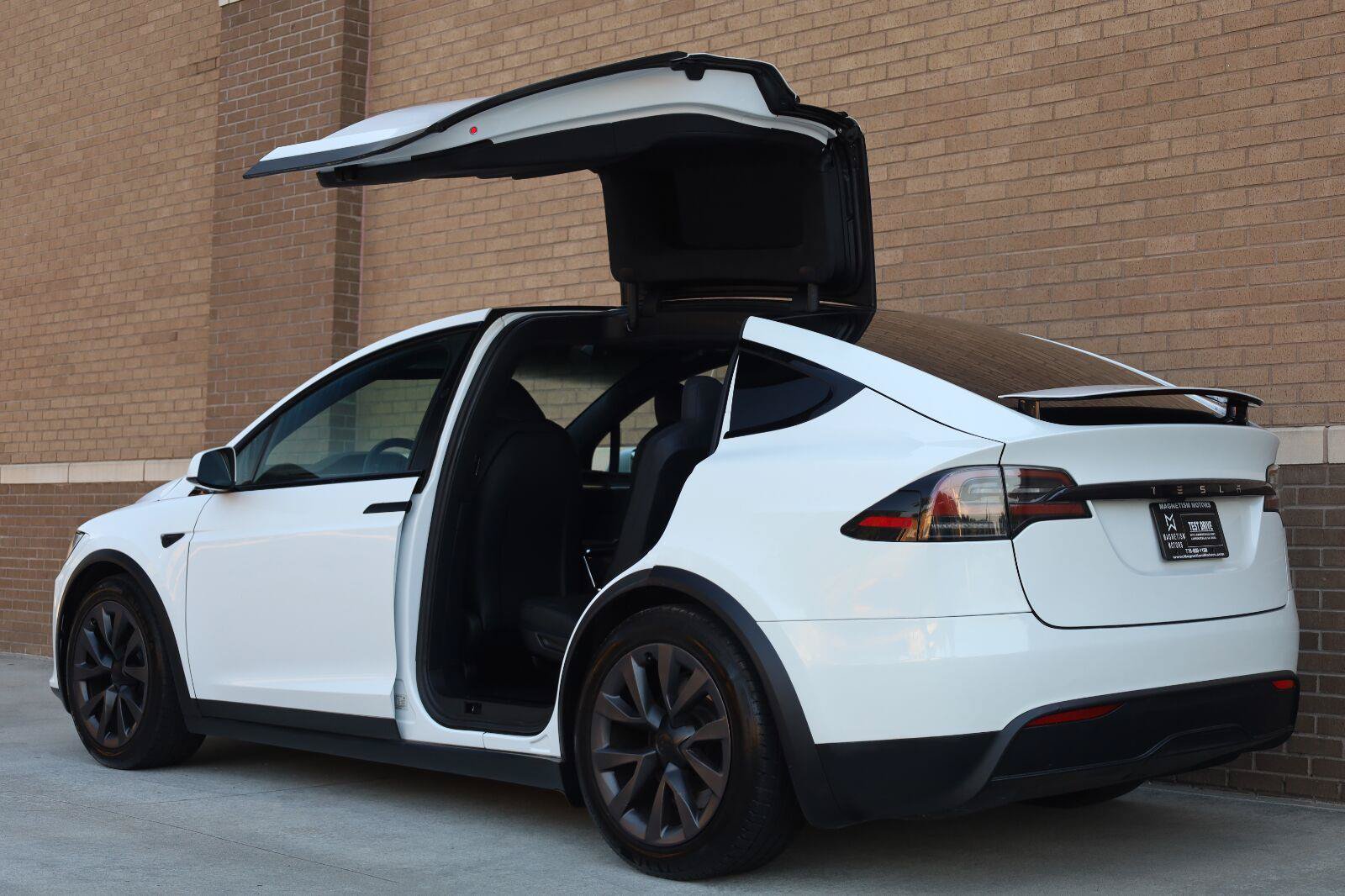 Used 2023 Tesla Model X AWD/4WD image 8