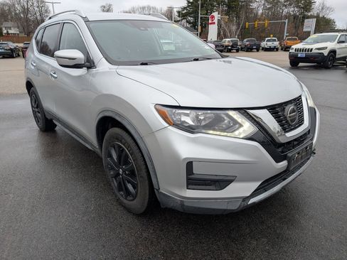 Used 2020 Nissan Rogue SV image 7