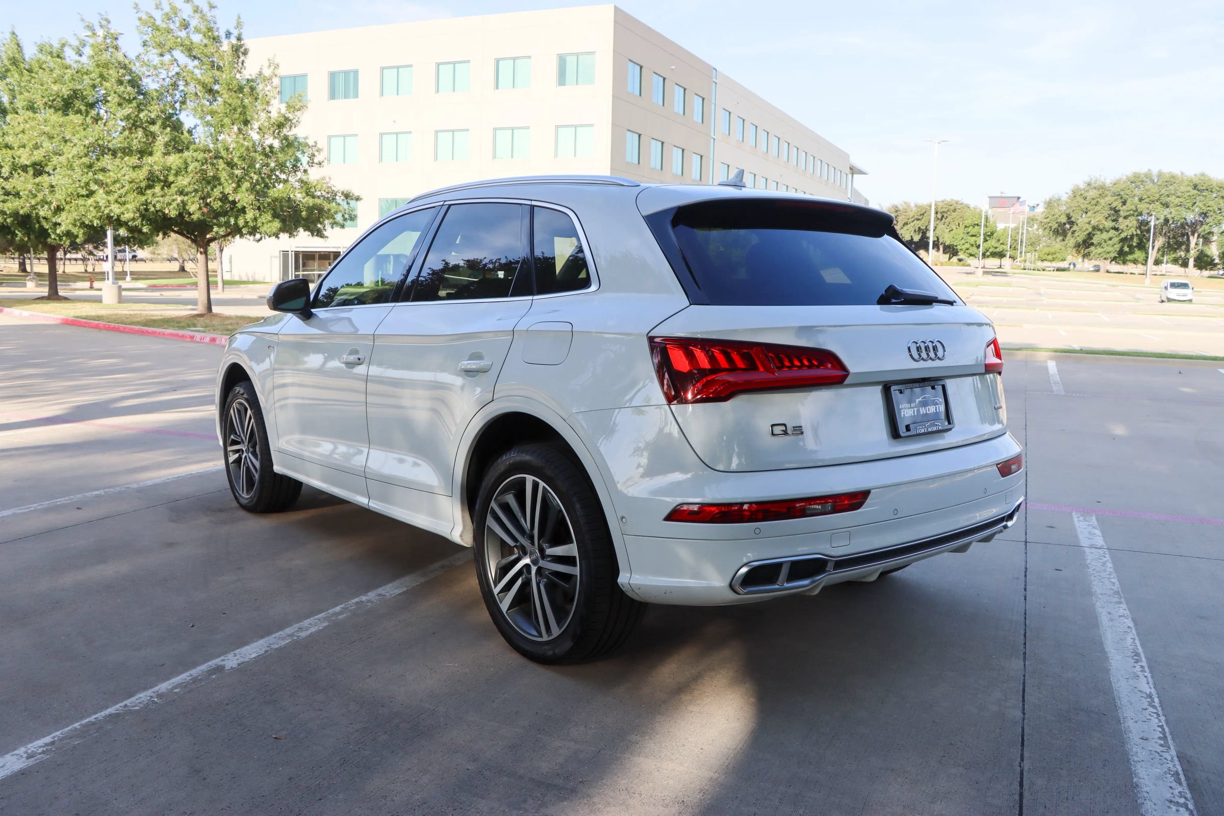 Used 2020 Audi Q5 e Prestige w/ Prestige Package AWD/4WD image 5