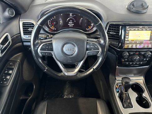 Used 2020 Jeep Grand Cherokee Altitude RWD image 13