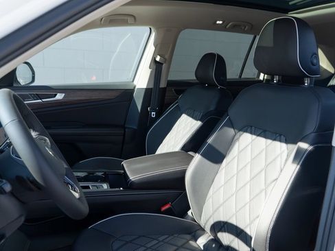 New 2026 Volkswagen Atlas SEL Premium R-Line image 8