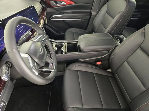 New 2026 Chevrolet Traverse Z71 w/ Driver Confidence Package AWD/4WD image 14