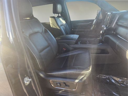 Used 2022 RAM 1500 Limited w/ Night Edition image 8