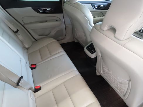Used 2022 Volvo S60 B5 Inscription image 26