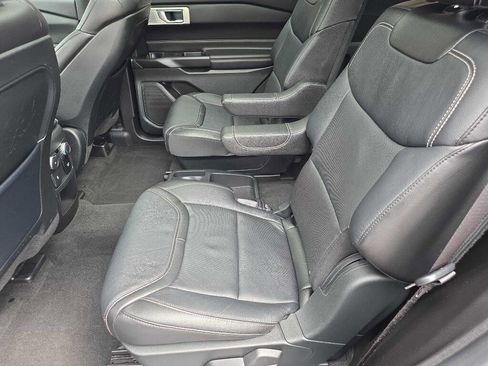 Used 2020 Ford Explorer ST w/ ST Street Pack image 18