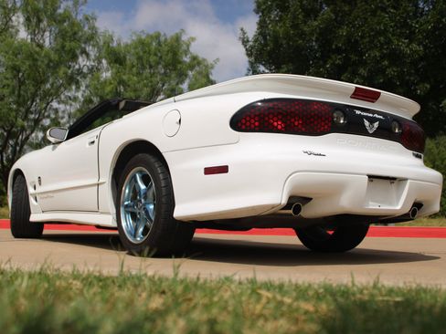 Used 1999 Pontiac Firebird Trans Am RWD image 10