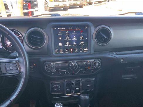 Used 2021 Jeep Gladiator Sport image 7