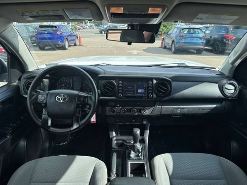 Used 2020 Toyota Tacoma SR AWD/4WD image 11