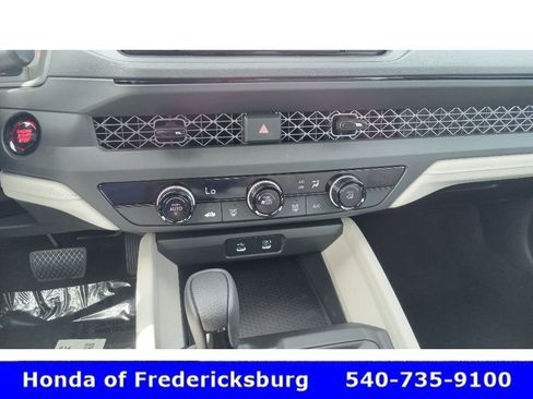 Certified 2025 Honda Accord LX image 21