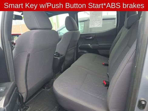 Used 2017 Toyota Tacoma TRD Off-Road w/ Premium & Technology Package image 10