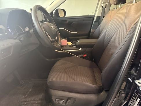 Used 2022 Toyota Highlander L image 7