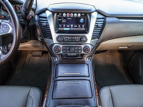 Used 2020 Chevrolet Suburban Premier image 35