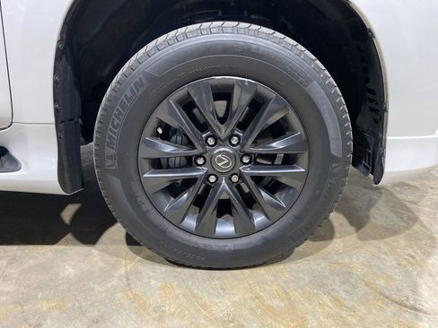 Used 2023 Lexus GX 460 Premium w/ Premium Package image 21