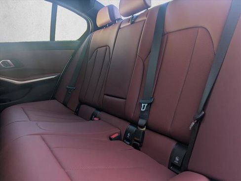 Used 2025 BMW 330i Sedan w/ Convenience Package image 17