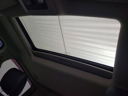 Used 2018 RAM 1500 Laramie w/ Convenience Group image 10