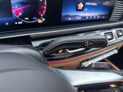 Used 2024 Mercedes-Benz GLS 580 4MATIC image 19