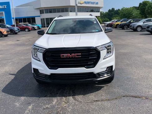 Certified 2024 GMC Terrain SLE w/ Driver Convenience Package AWD/4WD image 3