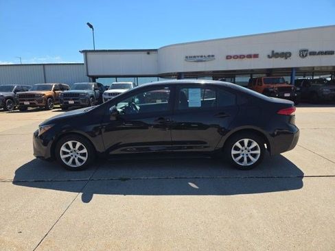 Used 2023 Toyota Corolla LE FWD image 5