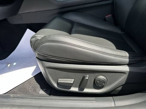 Used 2023 Genesis G70 2.0T AWD/4WD image 16