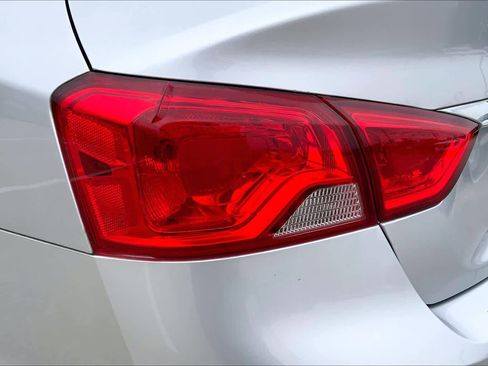 Used 2017 Chevrolet Impala LT image 26