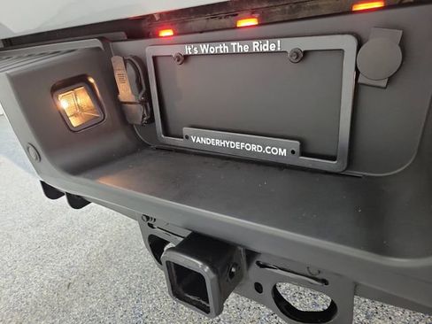 Used 2023 Ford F350 Lariat w/ Lariat Ultimate Package image 11