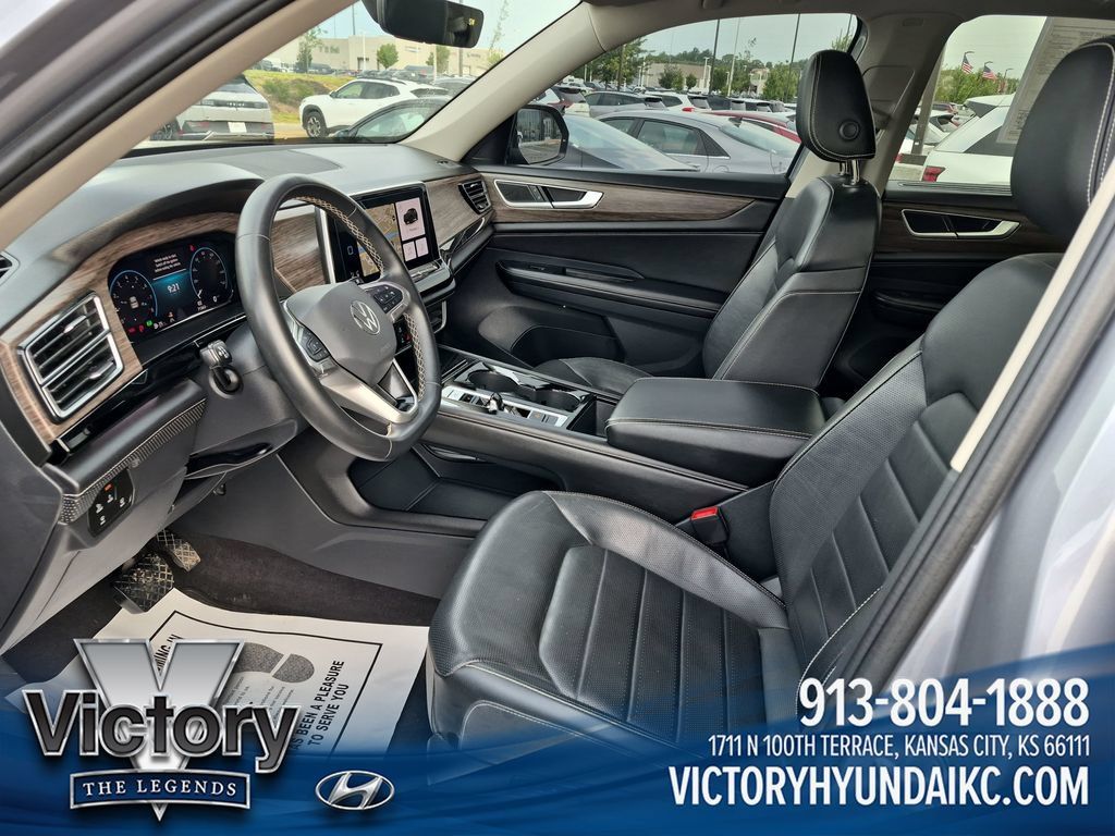 Used 2024 Volkswagen Atlas SEL AWD/4WD image 9