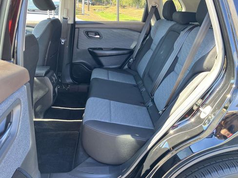 Used 2023 Nissan Rogue SV image 22