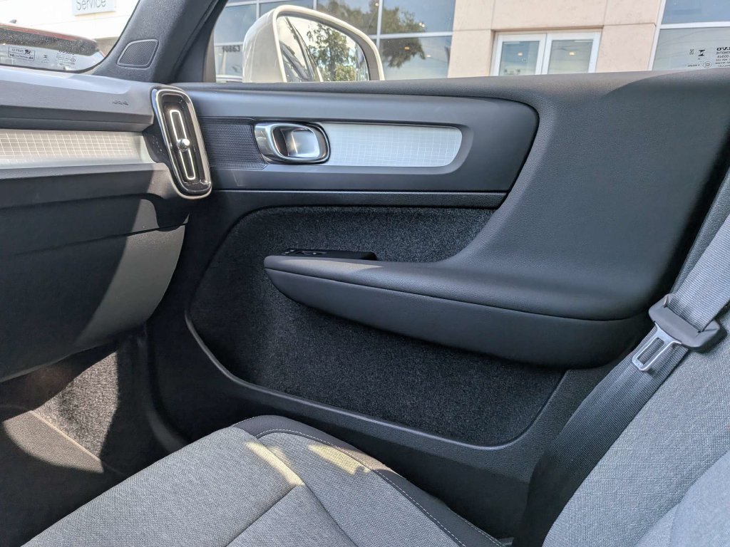 Used 2025 Volvo XC40 B5 Core AWD/4WD image 20